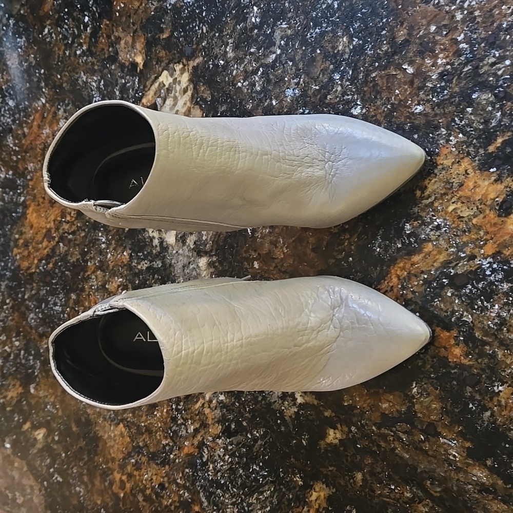 Aldo Gray Leather Ankle Boot Size 7